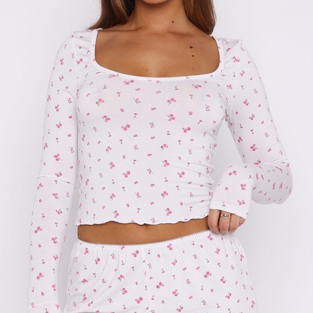 White fox boutique Dreamy Long Sleeve Pyjama Top Pink Blossom